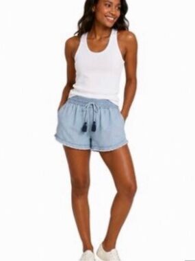 NEW 🆕 Vineyard Vines Light Blue Denim-Style Tassel Shorts